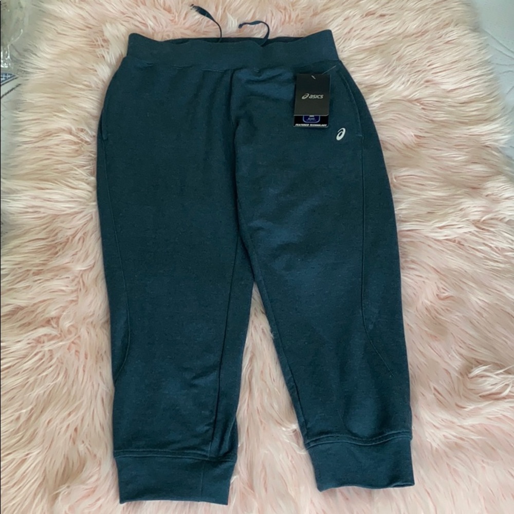 NWT ASICS Capri Joggers